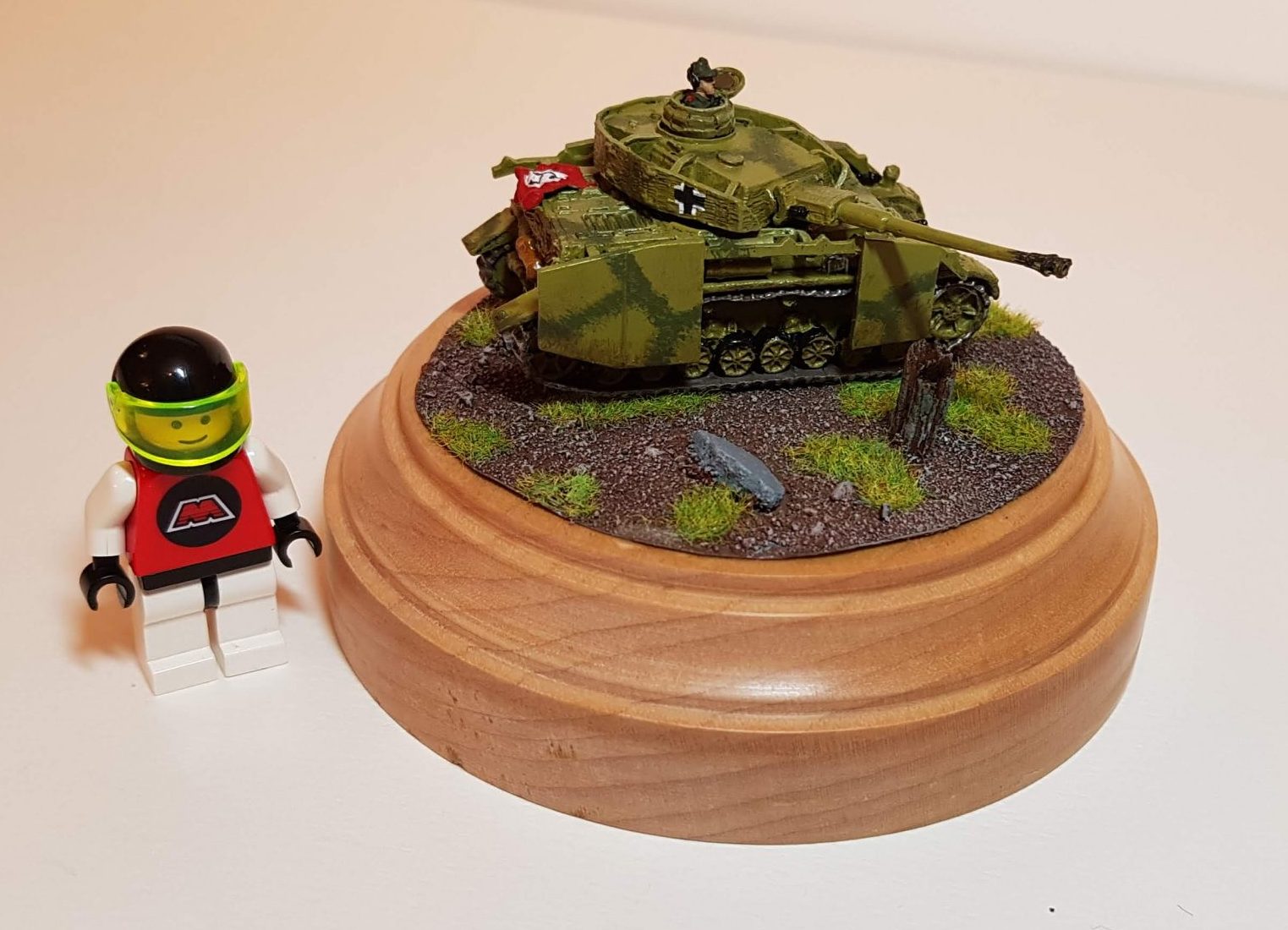 Model of Panzer 4 (WW2) - Scale View (With LEGO Minifigure) - 1/100 Scale (15mm) - Built By Wright Built - Battlefront Models (Flames of War)