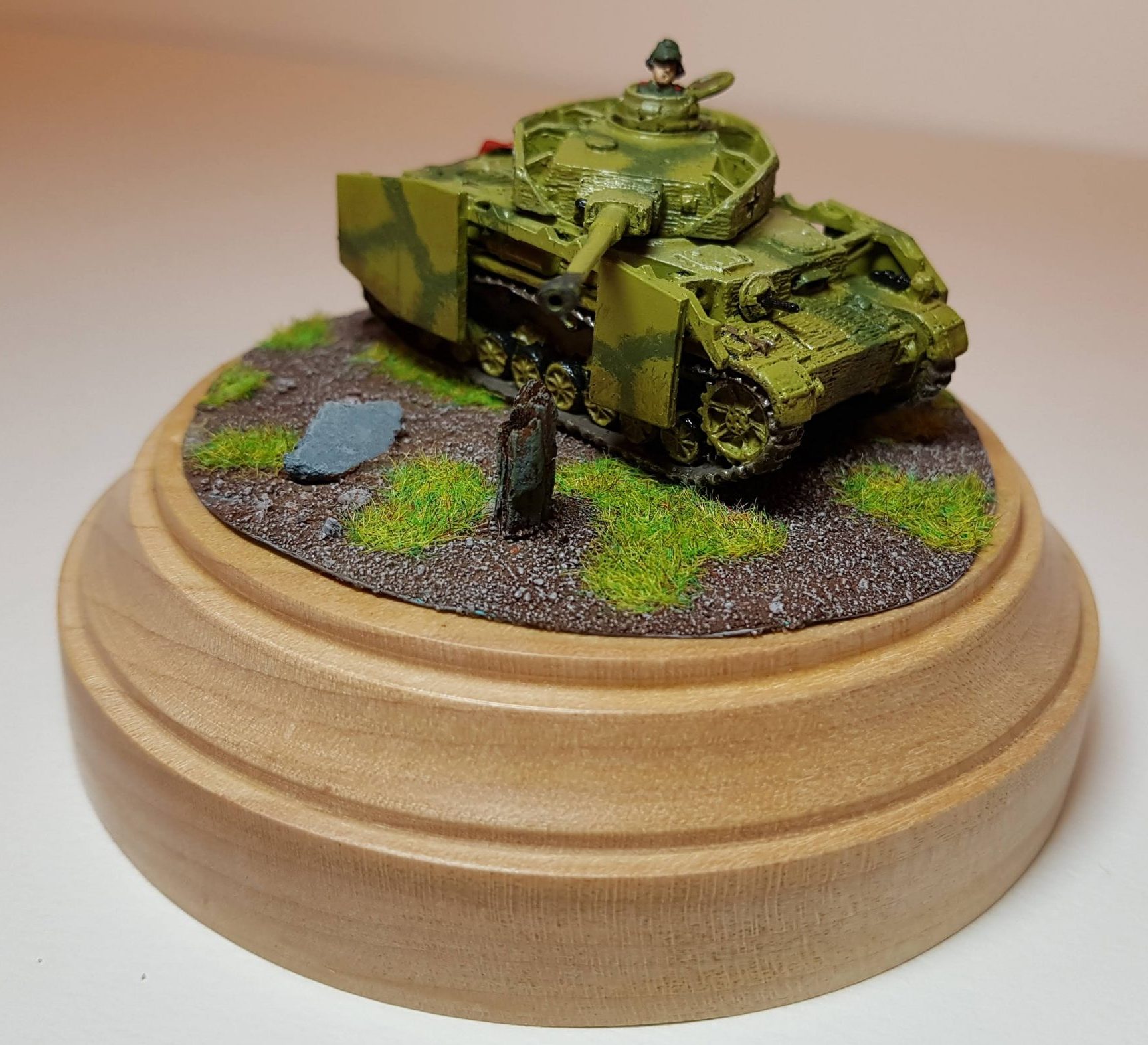 Model of Panzer 4 (WW2) - Angle View 3 - 1/100 Scale (15mm) - Built By Wright Built - Battlefront Models (Flames of War)