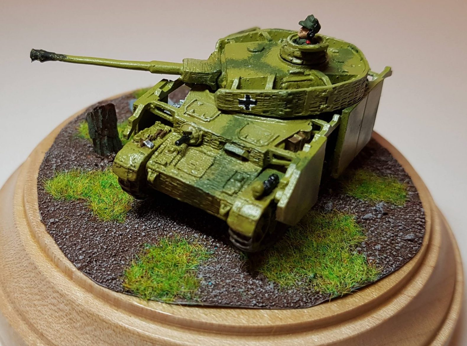 Model of Panzer 4 (WW2) - Front View - 1/100 Scale (15mm) - Built By Wright Built - Battlefront Models (Flames of War)