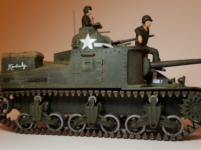 Model of M3 Lee (WW2) - Side View 2 - 1/35 Scale - Built By Wright Built - Revell Models