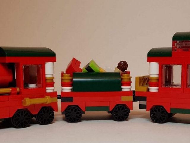 Mini Christmas Train (LEGO 40138) - Side View - Built By Wright Built