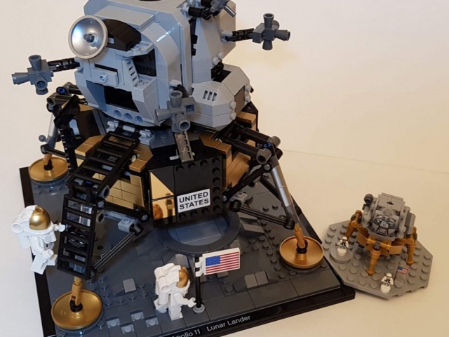 NASA Apollo 11 Lunar Lander (LEGO 10266) Compared NASA Apollo Saturn V Lunar Lander (LEGO 21309) - Built By Wright Built